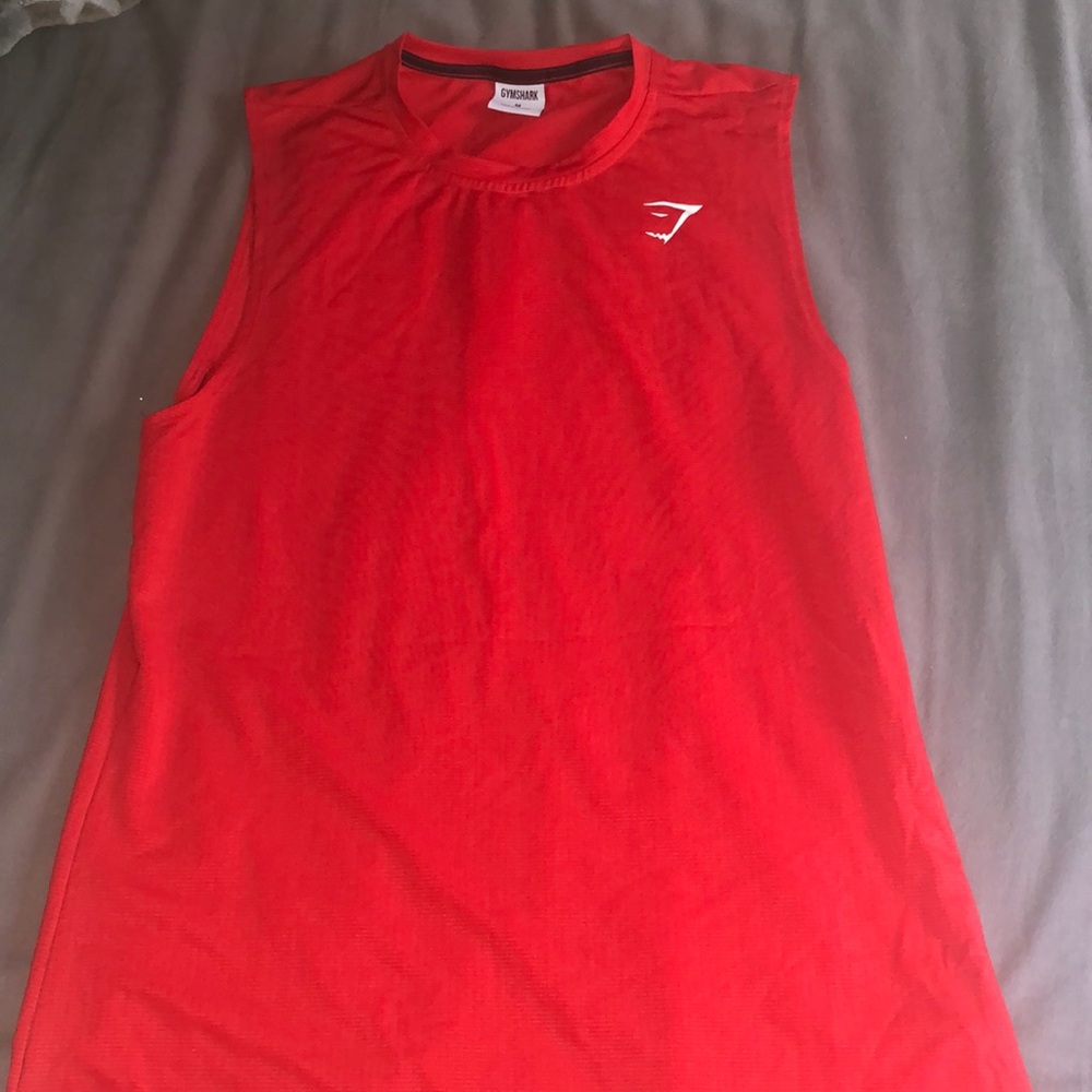 Men’s medium gym shark tank top